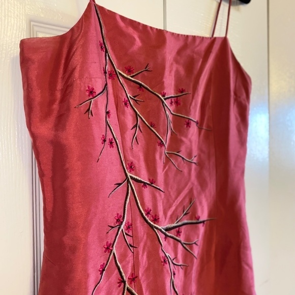 INC beautiful embroidered size 8 dress mulberry - Picture 2 of 5